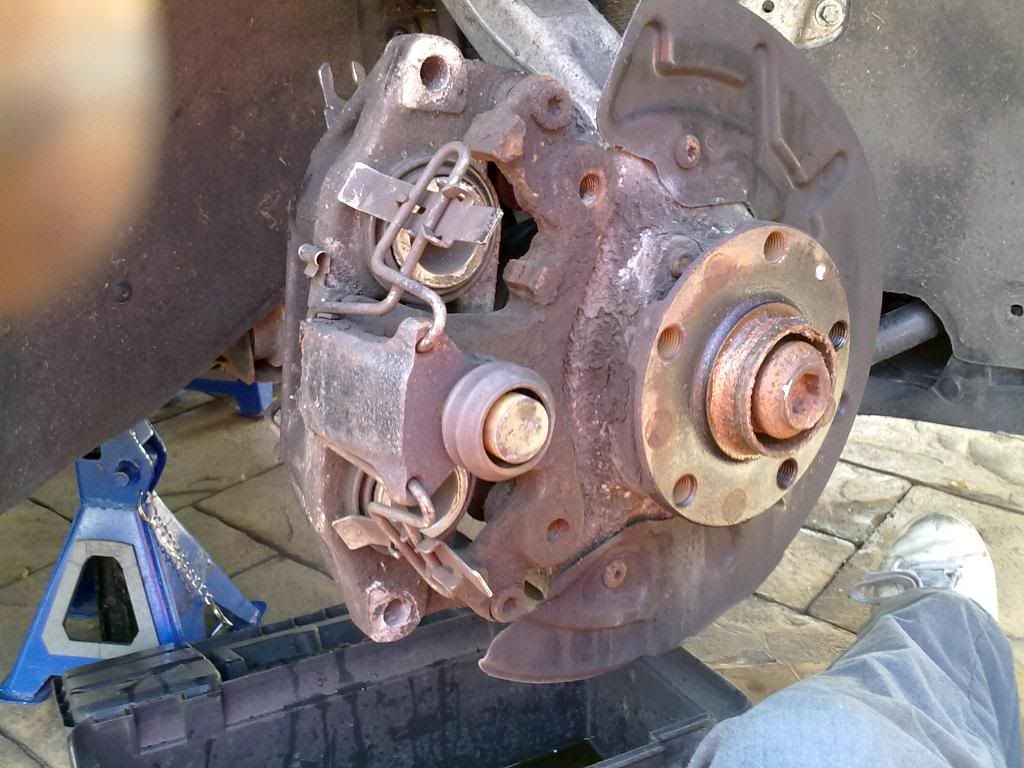 B5 S4 front brakes, now fitted (how to aswell)