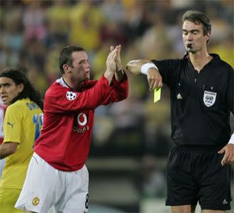 15-9-2005-rooney_clapping.jpg