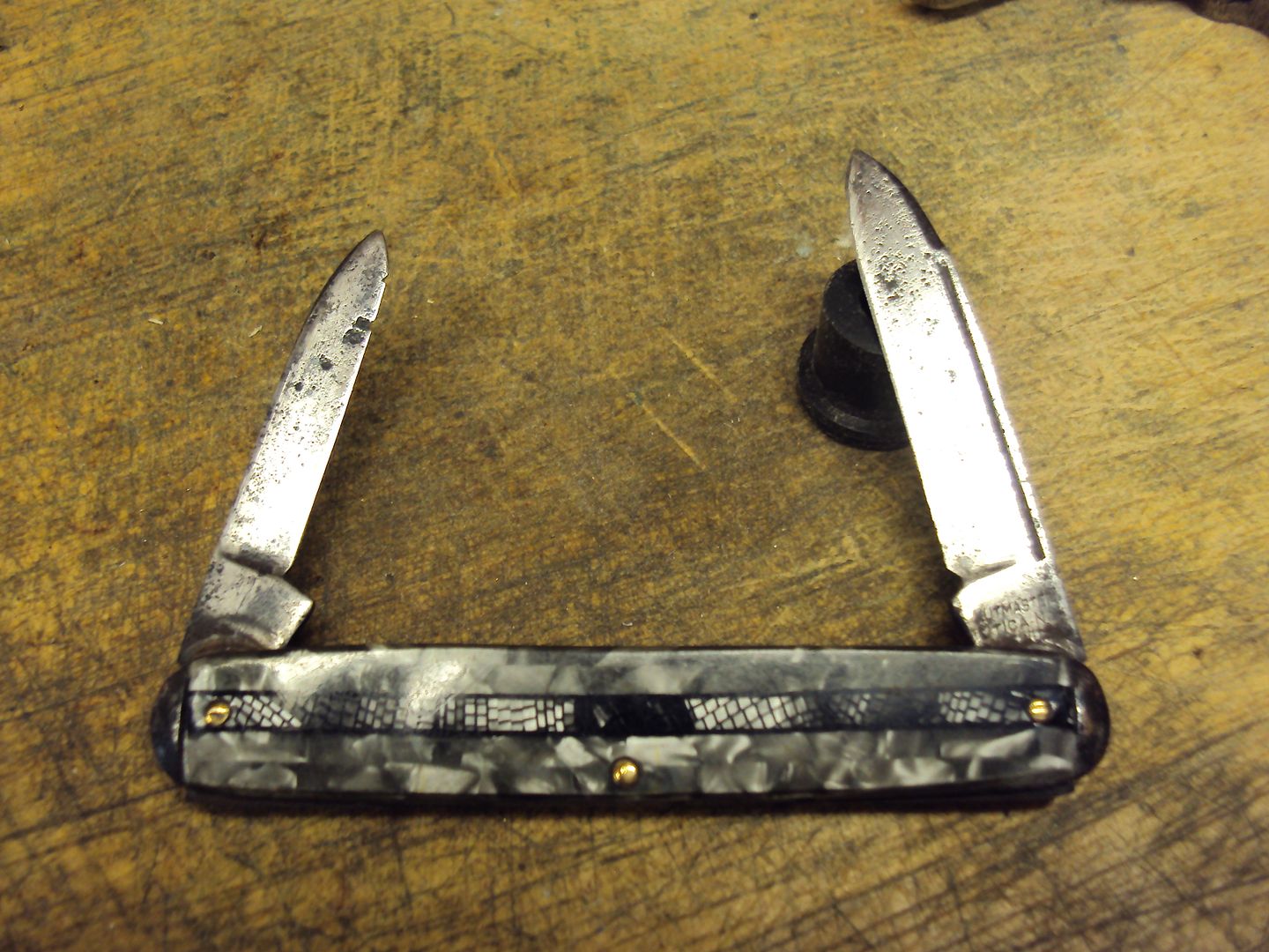 How do you store your celluloid knives?