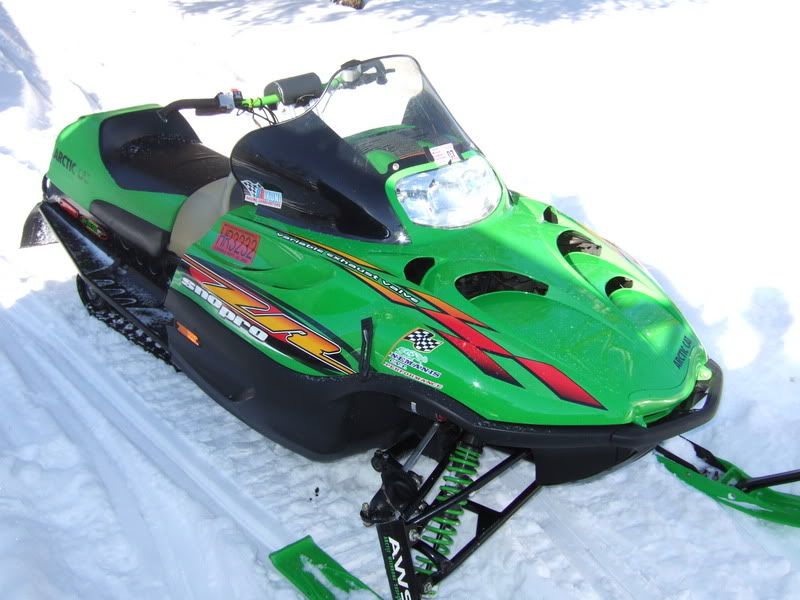 2001 arctic cat z 440 ( Winnipeg Images