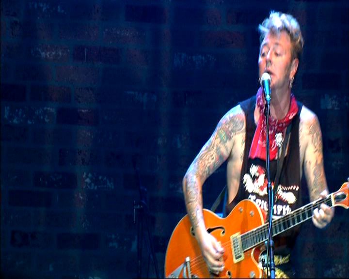 http://i12.photobucket.com/albums/a209/CAFFINEPUSHERMAN/PDVD_059.jpg