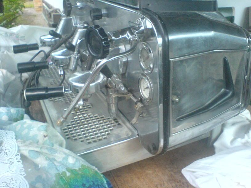 http://i12.photobucket.com/albums/a209/CAFFINEPUSHERMAN/e61002.jpg