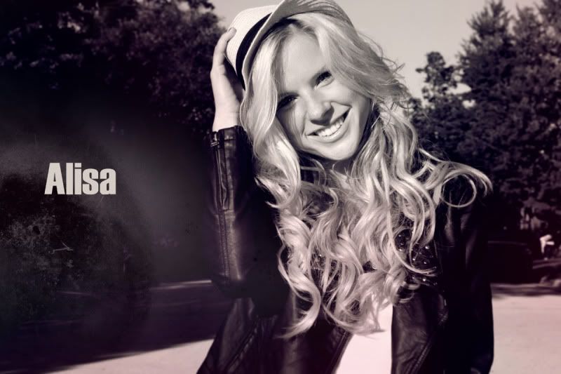 IMAGE: http://i12.photobucket.com/albums/a209/nactos/JS_Seniorpix_Alisa_Helstad_editorial_7.jpg
