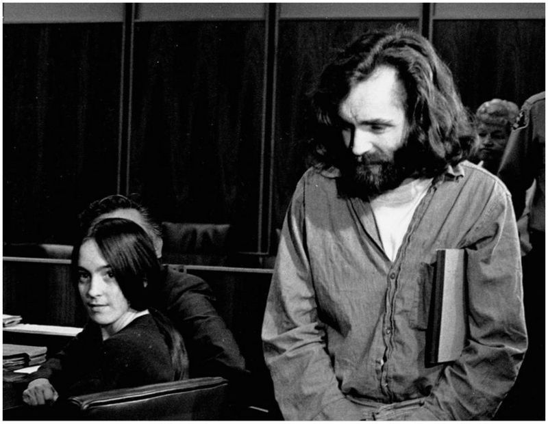  photo Manson Family - Susan Atkins and Manson courtroom 01_zpstxeraspp.jpg