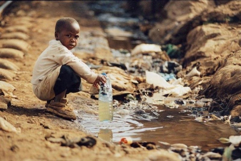  photo Child-drinking-contaminated-water 01_zpskskigih9.jpg