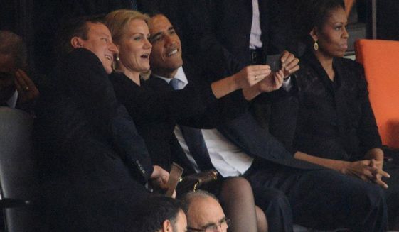  photo Obama selfie at Mandela funeral 02_zpscoicikii.jpg