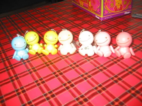 happy mini ppl family!!! LOL-lipop ..XD