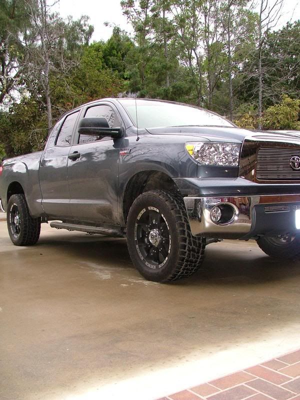 toyota tundra lifted black. Re: Pic of Slate DC w/3#39; lift, lack Goliaths, 33s