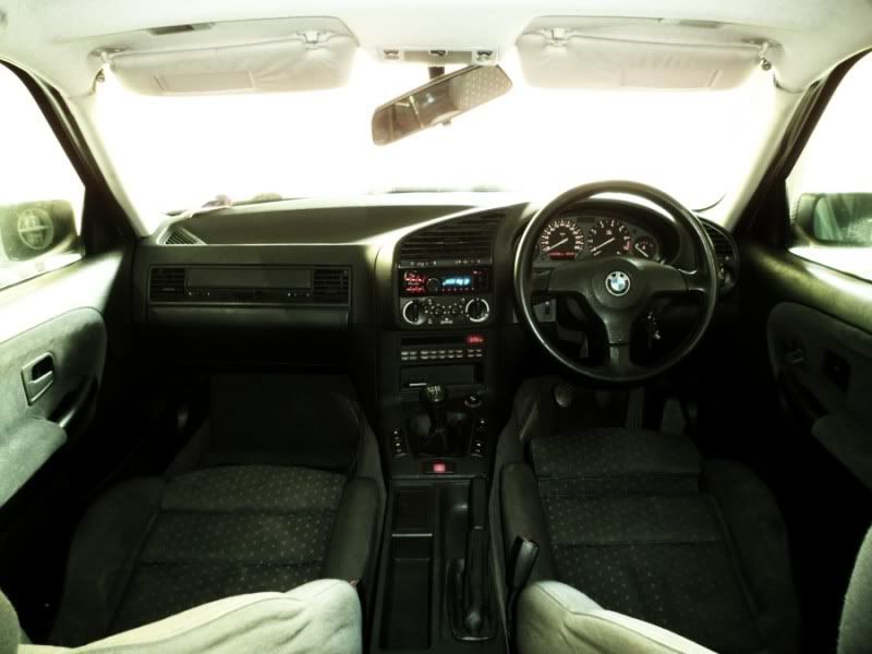 e36_interior.jpg