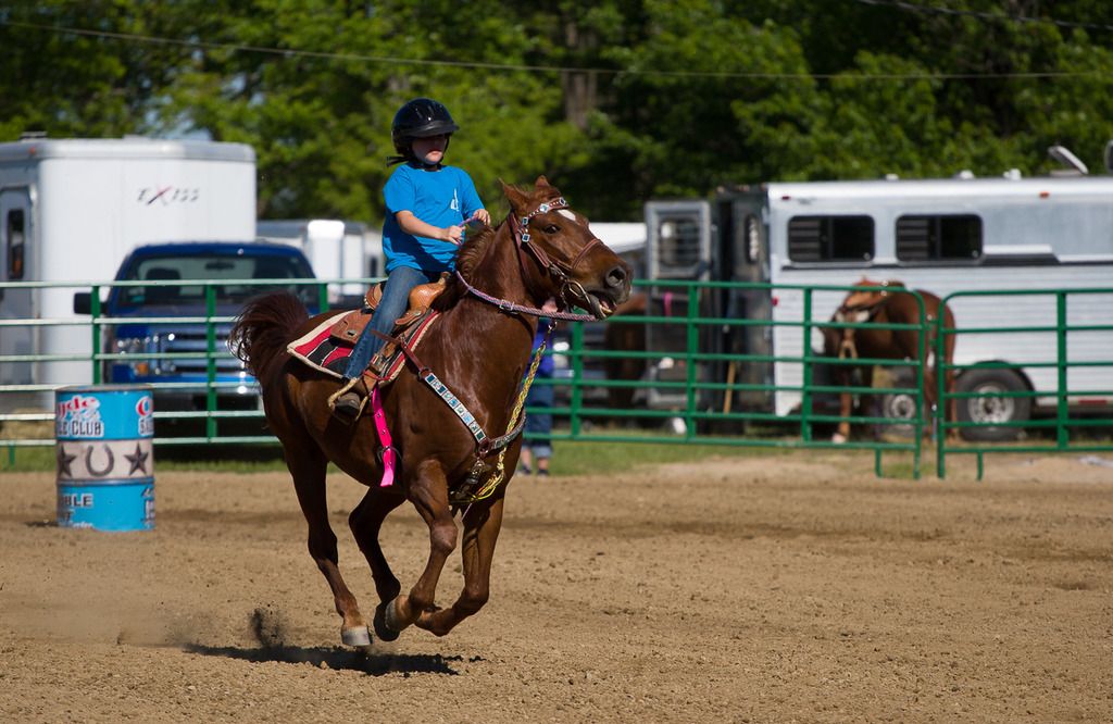 IMAGE: http://i12.photobucket.com/albums/a224/05Xrunner/JON_0489_zpsuolyofvs.jpg