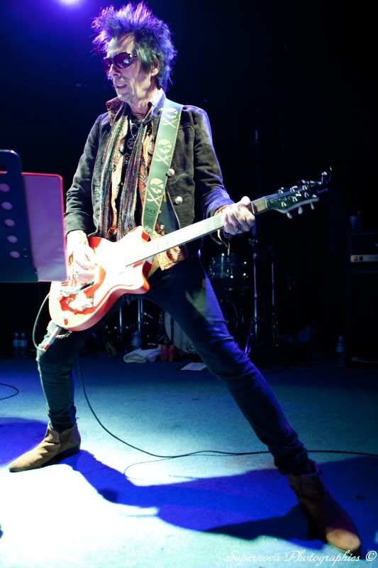 IMAGE: http://i12.photobucket.com/albums/a225/supernova74/NewYorkDolls_17.jpg