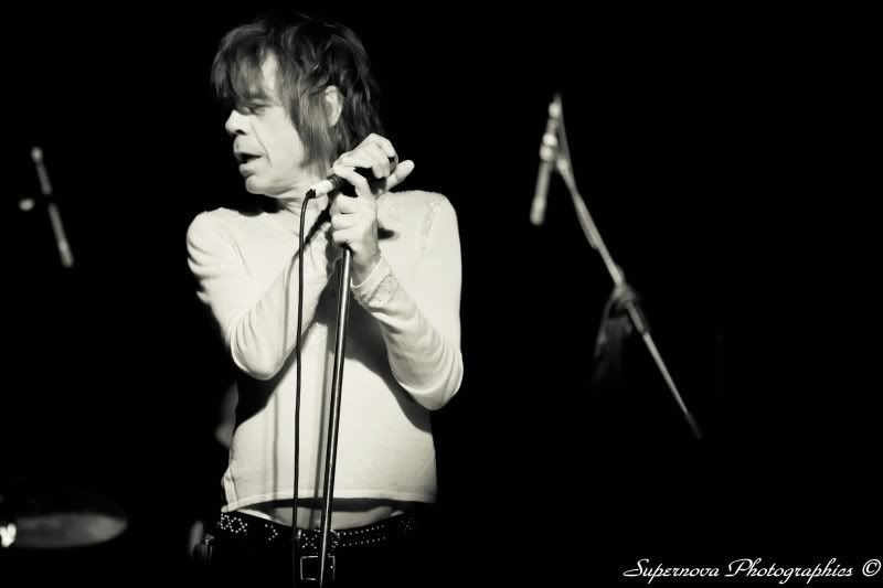 IMAGE: http://i12.photobucket.com/albums/a225/supernova74/NewYorkDolls_47.jpg