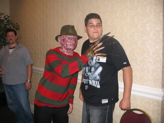 [Image: MonsterManiaCon06-Cory083.jpg]