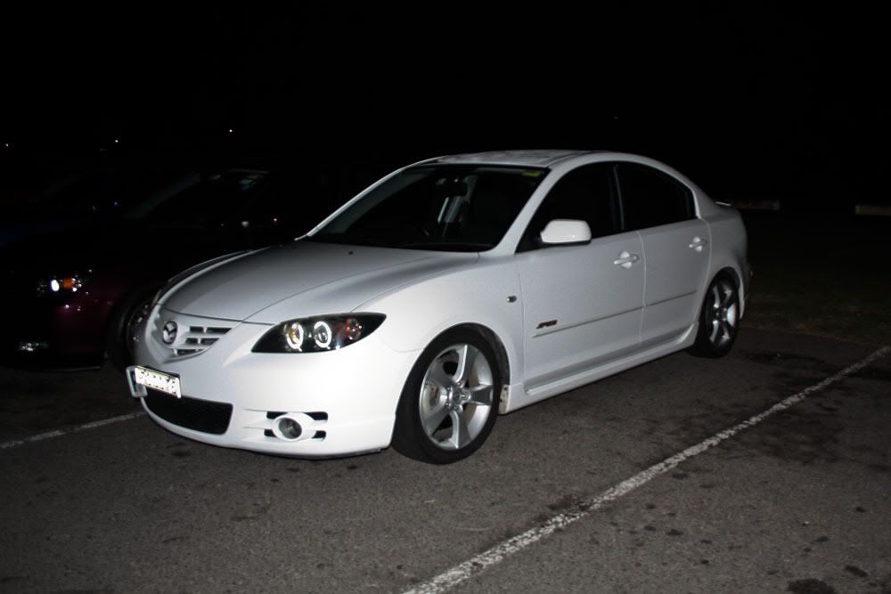 IMAGE: http://i12.photobucket.com/albums/a235/h0z/OMC%20Light%20Photos/IMG_7427-12copy.jpg