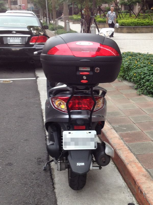 RV180euro後箱選購問題(後架補強完畢,選購GIVI E450箱子)730||小老婆汽機車資訊網