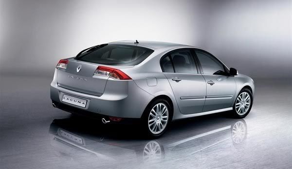 2008-renault-laguna-rear-three-quar.jpg