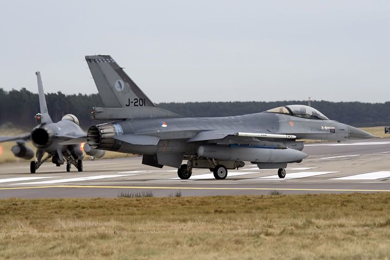 F16-dutch-J-201-taxy.jpg