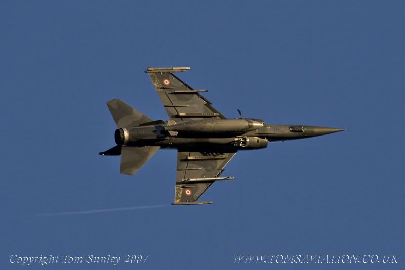 Mirage-F1-261-30-QY-flyover.jpg