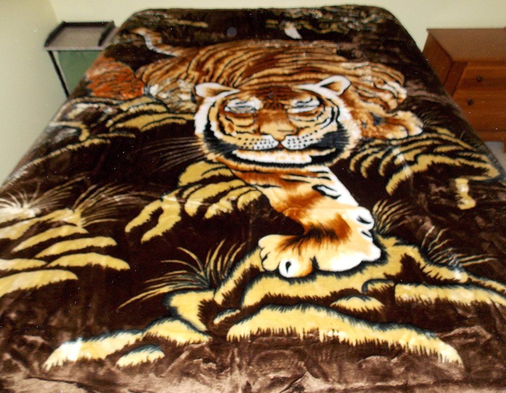 NEW QUEEN SIZE LARGE ASIAN TIGER ON PROWL KOREAN STYLE PLUSH MINK BLANKET