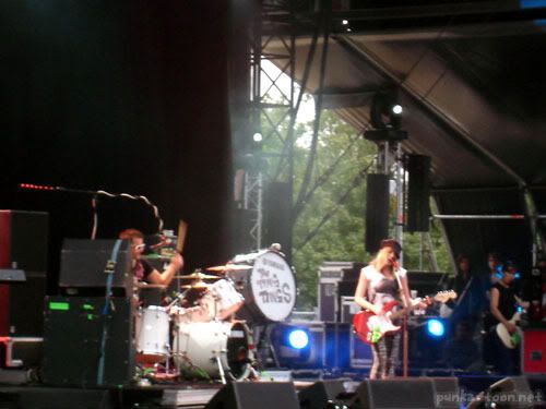 the ting tings, live, garden nef party, angouleme, france, audience, 2009