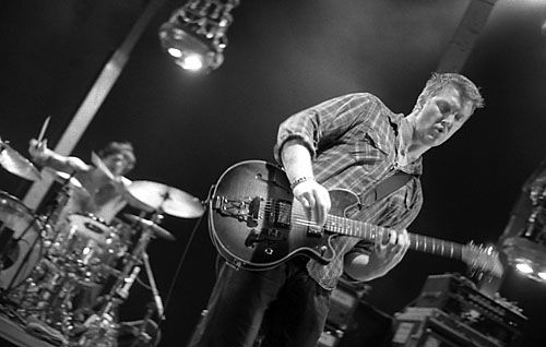 queens of the stone age, queens of the stone age and friends, live, audience, natasha schneider fund, henry fonda theater, los angeles, 2008