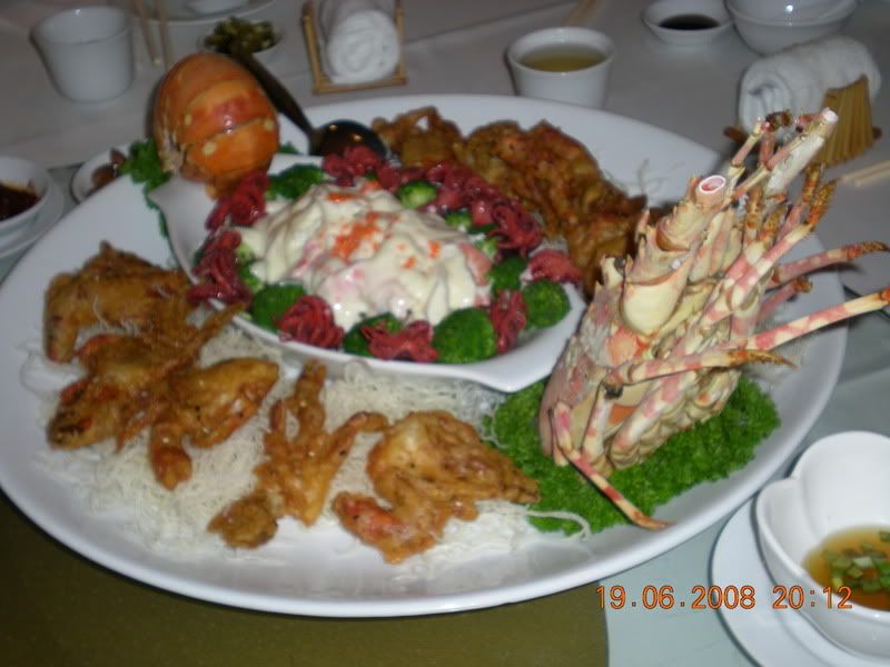 Lobster and crab meat with salad