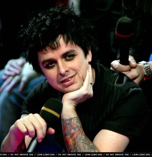 http://i12.photobucket.com/albums/a246/suffocate666/Billie1942.jpg