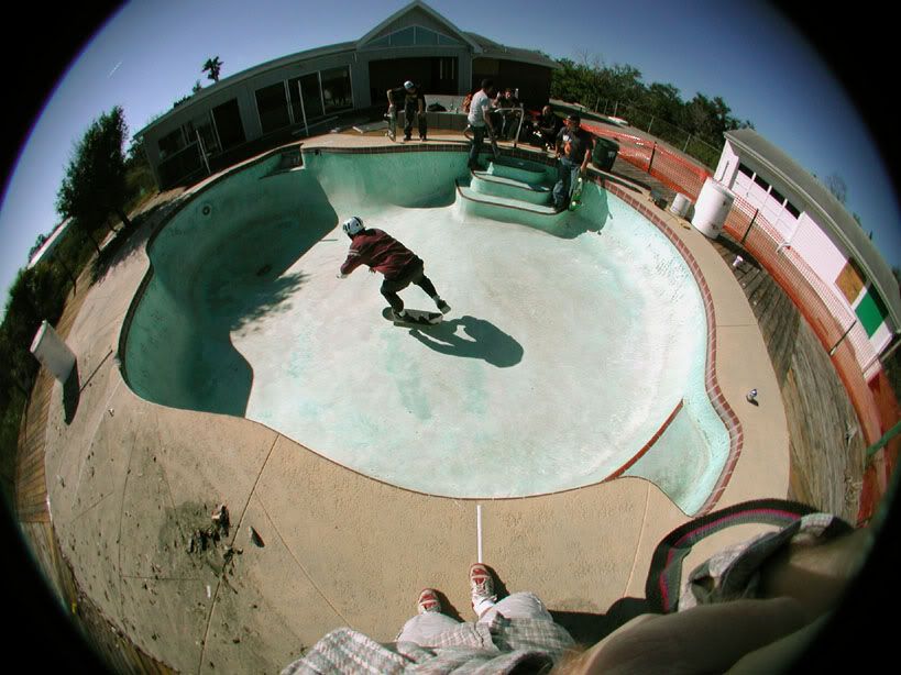 pool_010806_2.jpg