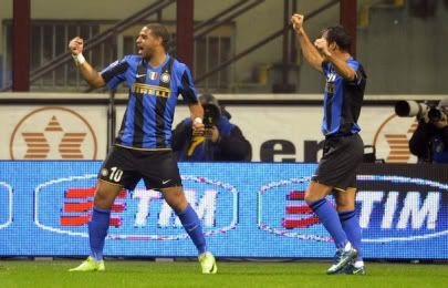 Adriano marcou o primeiro do Inter