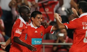 Maxi marcou o quarto do Benfica