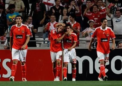 Saviola marcou o terceiro do Benfica