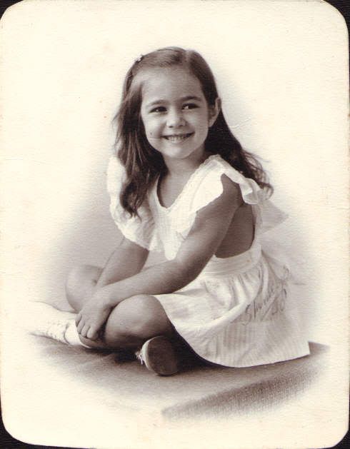 https://i12.photobucket.com/albums/a212/Mexen/Momma20Little20Girl202.jpg