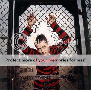 http://i12.photobucket.com/albums/a246/suffocate666/Busted-Matt1.jpg