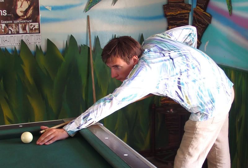 http://i12.photobucket.com/albums/a250/_aret_/Liska-2005/billiard2.jpg